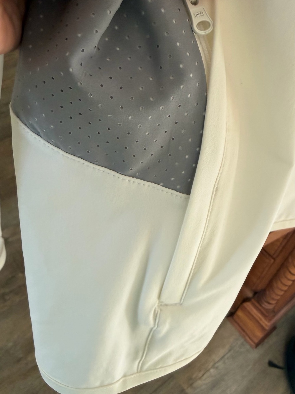 NWT Under Armour White & Gray St. Jude Performance Pullover Jacket - Picture 8 of 16